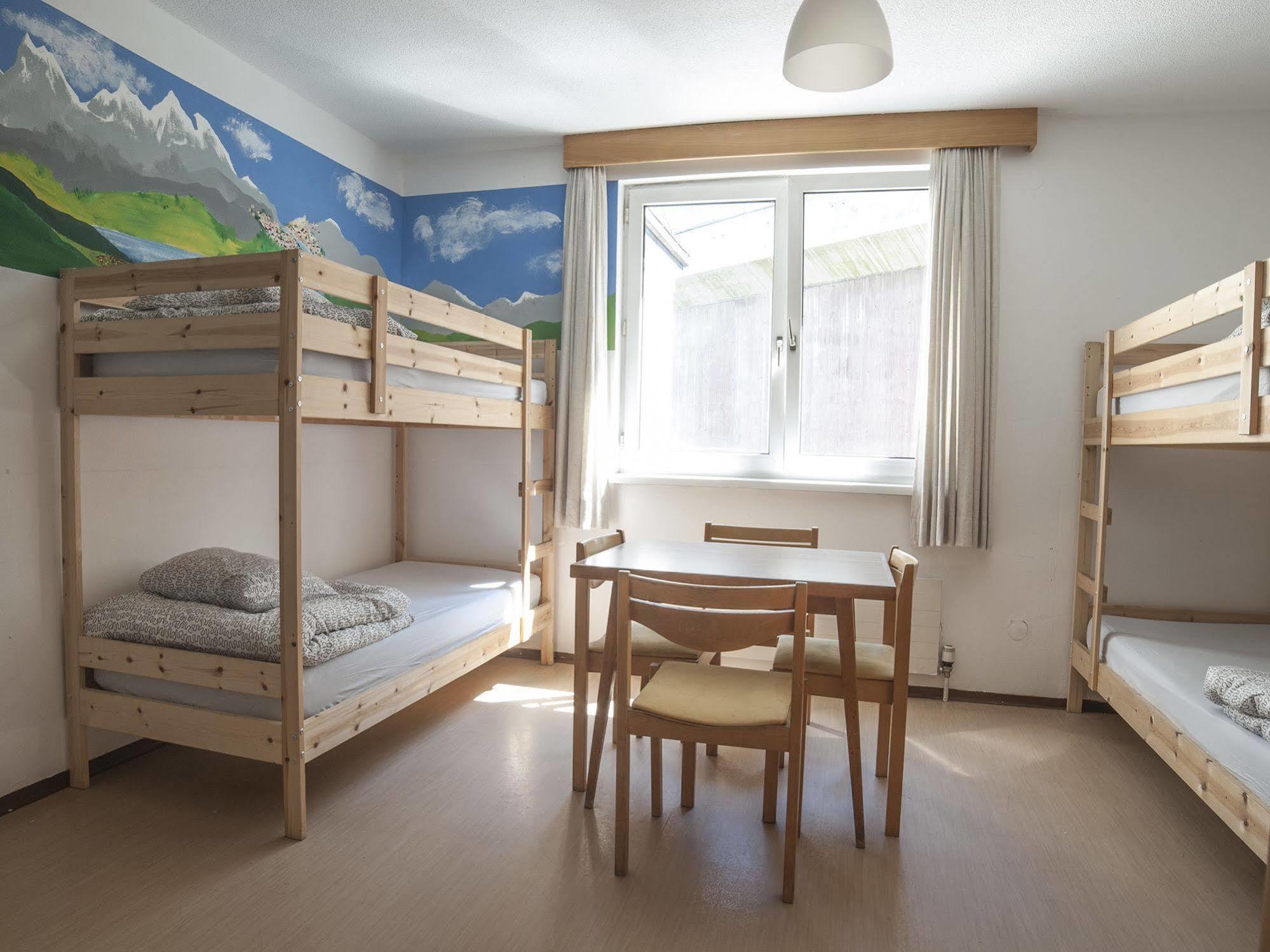 Hostel Marmota *
