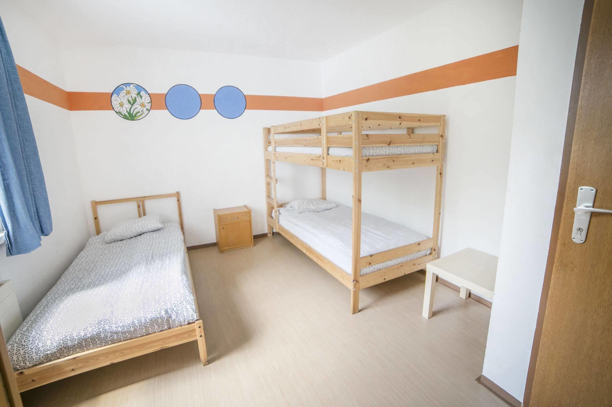 Hostel Marmota *